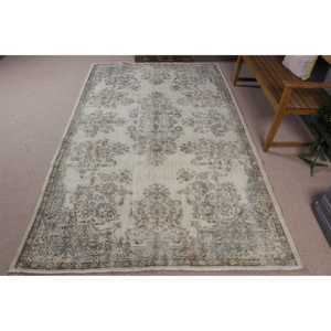Grand tapis turc vintage 5,6x9,4 pieds, tapis blanc à fleurs en laine - Product Image 1