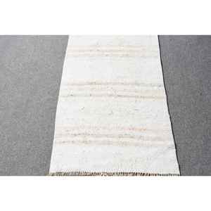 Alfombra Vintage Estilo Runner, Alfombra Turca de 1.8x9 pies, Alfombra de Lana Kilim Blanca - Product Image 4