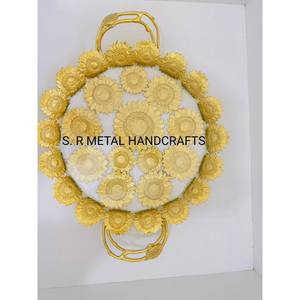 ถาดเสิร์ฟอลูมิเนียมที่มีเสน่ห์และสง่างามที่ออกแบบด้วยลวดลายดอกไม้ที่ซับซ้อนสำหรับการจัดชายามบ่ายหรืองานเลี้ยงช่วงเทศกาล - Product Image 6