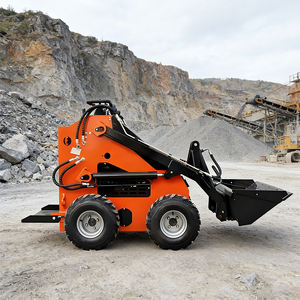 ミニローダーH380は安定したトラクションと高い積載能力を備え、フォークと組み合わせて使用することで、産業環境での資材搬送に最適です。 - Product Image 3