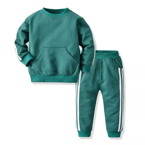 Ensemble de vêtements deux pièces d'hiver épais personnalisés pour enfants Sweat-shirt imprimé et pantalon de jogging motif uni grande taille pour garçons - Product Image 1