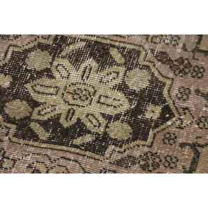 Alfombra Vintage de 2.8x12.6 pies, Alfombra Turca, Alfombra de Lana con Estampado Animal Marrón - Product Image 4