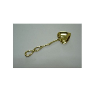 Cuchara de café con forma de corazón con esmalte para hotel a precio barato Cuchara de cubiertos de diseño único de latón macizo con mango retorcido - Product Image 1