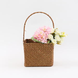 Precio competitivo, cesta de flores de paja de algas marinas tejidas a mano, hermosas cestas florales para damas de honor a la venta - Product Image 3
