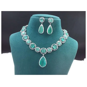 Ensemble de bijoux AD Stone de meilleure qualité pour demoiselles d'honneur et tenues de soirée Vente en gros à bas prix en laiton - Product Image 1
