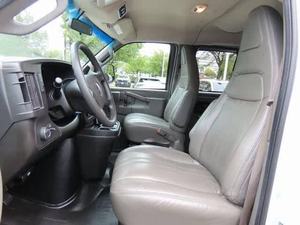 Usado 2022G-3500 Savana 3500 RWD Extended Wheelbase LS Autobús de conducción a la izquierda | Disponible para la venta | Muy limpio sin accidentes - Product Image 4