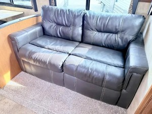 Fournisseur de remorques de camping d'occasion 2016 Cross Roads SUN SETs TRAIL 250 RB à vendre pour le camping - Product Image 2