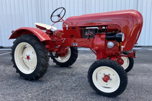 PRÊT À CONDUIRE - VÉHICULE D'OCCASION À VOLANT À GAUCHE |   Conduite à droite |   Tracteur diesel Porsche 111 de 1956 - Product Image 2