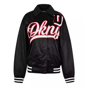 Vestes universitaires pour femmes conçues avec des rayures en tricot côtelé, des patchs brodés et un intérieur doublé chaud pour un usage quotidien décontracté - Product Image 1