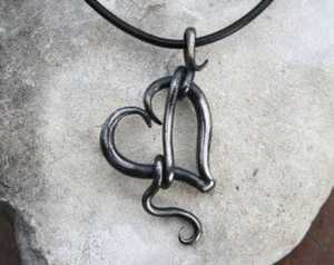 Colgante retro de acero inoxidable de diseñador de calidad caliente elemento budista colgante cultura descendente Maja mágica colgante masculino joyería - Product Image 3