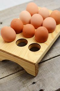 VIET FARGIMEX Vente en gros Porte-oeufs en bois rustique Présentoir de comptoir écologique et rangement sûr dans le réfrigérateur - Product Image 6