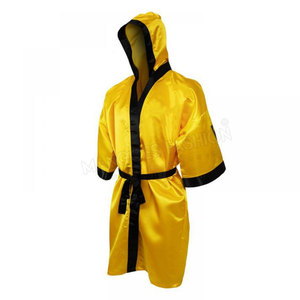 Traje de Taekwondo y Boxeo Knockout Champ, Bata y Pantalones Cortos con Capucha, Negro y Dorado, Satén de Poliéster, Secado Rápido, Transpirable, Logotipo Personalizado - Product Image 3