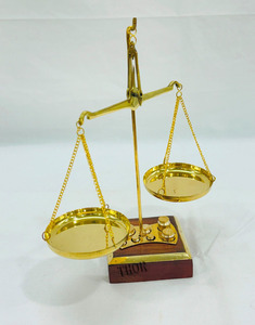 เครื่องชั่งน้ําหนัก Tarazu ของเล่นเด็กทองเหลืองจิ๋วจี้โบราณเครื่องชั่งน้ําหนักความยุติธรรมกฎหมายเครื่องชั่งคลาสสิกของขวัญคอลเลกชัน - Product Image 3