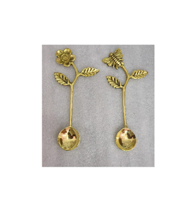 ชุดเครื่องใช้บนโต๊ะอาหารดีไซน์คลาสสิกช้อนทองเหลืองมีด้ามจับดอกไม้ - Product Image 1