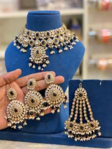 Conjunto de Collar Tayani Kundan Kashmiri con Maang Tikka y Pasa, Acabado Premium de Alta Calidad, Ideal para Bodas y Celebraciones Festivas - Product Image 6