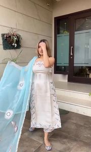 Nouveau designer écologique vêtements ethniques brodés haut de travail Dupatta ensemble Salwar Kameez Kurti pantalon taille naturelle-vêtements de fête - Product Image 2