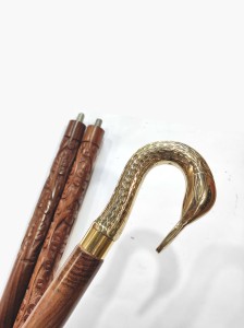 Bâton de marche élégant en bois fabriqué à la main avec poignée ornée en laiton de conception de fleur de canard pour la sculpture à la main d'occasions de mariage Diwali - Product Image 4