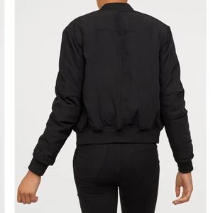 Cómoda chaqueta Bomber para hombre, ropa de abrigo ligera y elegante con cuello acanalado y puños para exteriores y ropa informal - Product Image 4