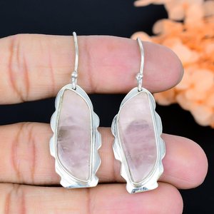 Boucles d'oreilles clous en quartz rose faites à la main, en argent sterling 925 plaqué or, bijoux en pierres précieuses naturelles pour femmes - Cadeau élégant pour anniversaire ou soirée - Product Image 1