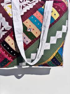 Venta al por mayor lote de algodón hecho a mano acolchado bolso de mano personalizado Patchwork impreso comestibles playa uso diario gran regalo para las mujeres - Product Image 4