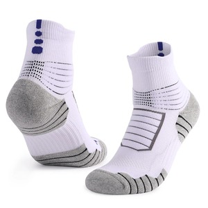 Logo personnalisé Vente en gros Chaussettes courtes de sport à coupe basse Chaussettes habillées pour hommes pas cher Chaussettes respirantes pour hommes Chaussettes à la cheville - Product Image 1