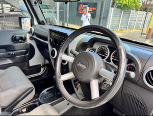 รถจี๊ปแรงเลอร์ ปี 2007 รุ่น 3.8 ซาฮาร่า 2 ประตู เกียร์ออโต้ พวงมาลัยขวา คุณภาพดี ราคาประหยัด มือสอง - Product Image 2