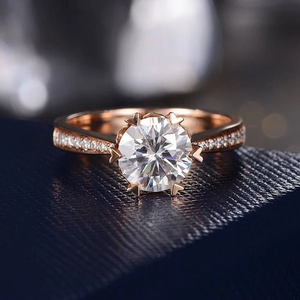 แหวนหมั้นทองคำชมพู 14K ได้รับการรับรองจาก IGI ประดับเพชรเลี้ยงในห้องปฏิบัติการ 2.00 กะรัต ระดับความสะอาด VS1 สี E ดีไซน์โรแมนติกแบบ 6 ก้าน สำหรับงานแต่งงานและงานเลี้ยง - Product Image 1