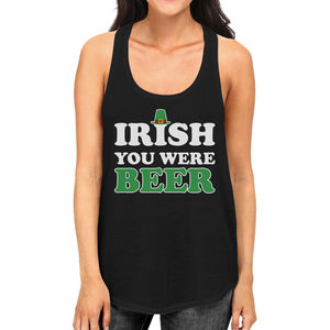 Camiseta sin mangas negra para mujer, transpirable, de tejido de punto, con estampado serigrafiado 'Irish You Were Here' y espalda cruzada con costuras laterales, para el Día de San Patricio. - Product Image 2