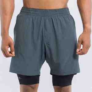 Pantalones cortos deportivos de doble capa con logotipo personalizado unisex con patrón sólido de cintura elástica y decoración informal de encaje - Product Image 1