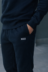 Conjunto Deportivo Premium Azul Marino para Hombre XD2, Sudadera con Cuello Redondo y Pantalones Jogger con Logotipo Personalizado, Ropa Deportiva de Alta Calidad en Felpa de Algodón - Product Image 3