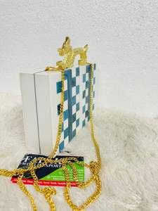 กระเป๋าถือเรซินที่มีสไตล์สำหรับผู้หญิงกระเป๋าโท้ททนทานประดับดอกไม้ศิลปะจาก Falak World Export - Product Image 5