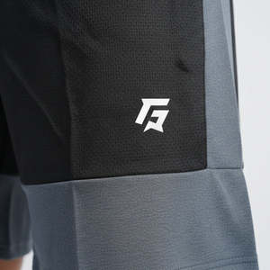 กางเกงกีฬาขาสั้น Cross Court 100% โพลีเอสเตอร์ สีดำ-เทา พร้อมลายปัก เอวยางยืด สวมใส่สบาย ขนาด XXS - Product Image 4