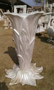 Pièce maîtresse de table/vase à fleurs/décoration de table de mariage forme de trompette blanche Vase géant sur pied Vases en Fiber Antique - Product Image 3