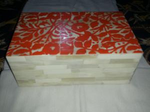 Caja de Joyería de Resina de Alta Calidad con Incrustaciones de Patrones de Animales, Regalo Hecho a Mano, Arte en Madera Tallada, Coleccionable en Venta - Product Image 4