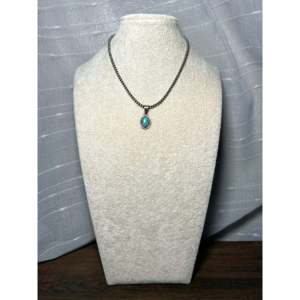 Colgante de Turquesa Kingman y Plata de Ley, Hecho en Navajo, con Tecnología de Incrustación en Bisel - Product Image 6