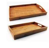 Plateau utilitaire moderne et durable fait main, finition naturelle, pour usage en restaurant, personnalisable pour le service au bar, transport compact des aliments