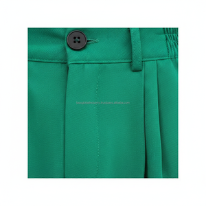 Pantalon plissé vert pour homme de qualité supérieure - Style luxe discret avec ceinture assortie - Product Image 6