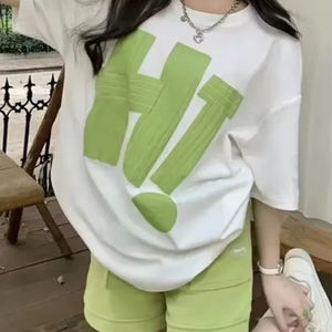 Camisa de pantalones cortos al por mayor con estilo informal Diseño personalizado Conjunto de 2 piezas de verano Mujeres Top Trending 3D Impreso Conjuntos de mujeres - Product Image 2