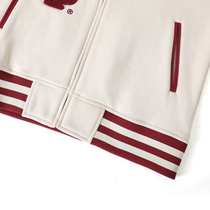 Blouson Bomber Alpha Psi Krimson & Cream, Varsity en molleton chenille avec lettres brodées, personnalisé pour la fraternité grecque, Printemps Psi - Product Image 4