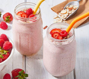 Polvo saborizante de fresas naturales utilizado para hacer batidos y pasteles aperitivos - Product Image 5