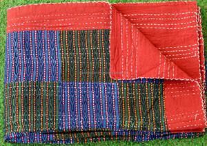 Manta azul hecha a mano para envolver Indigo, decorativa, teñida a mano, Lisa - Product Image 2