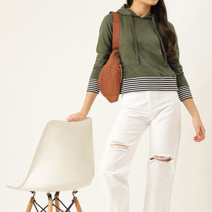 เสื้อครอปแบบสวมหัวมีฮู้ดผ้าน้ำหนักเบาและมีความยาวแบบทันสมัย - Product Image 4