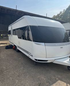 Remolque de Viaje Grande para Autocaravanas con Sistema de Energía Solar, Caravana de Camping 4x4 de Lujo Importada de Austria para 4 Personas - Product Image 1
