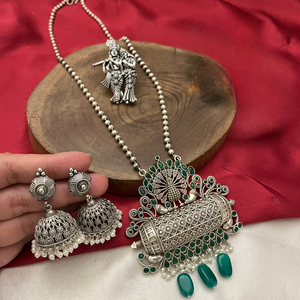 Conjuntos de collar y aretes oxidados Diseños únicos hechos a mano Inspirados en la herencia india Perfectos para uso étnico y festivo - Product Image 2