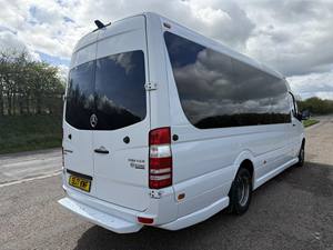 Fourgon aménagé Sprinter, camping-car, caravane |   Camping-car tout-terrain 4x4 |   Fourgonnette de camping Expedition LWB de 170 pouces |   Camping-car tout-terrain 4x4 avec panneaux solaires - Product Image 3