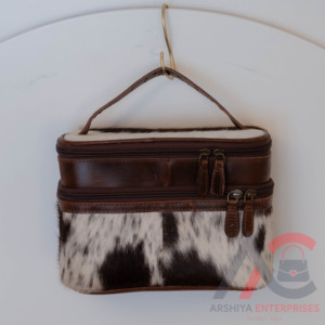 Bolsa de cosméticos de cuero de vaca marrón de lujo 2024, bolsa de almacenamiento de maquillaje con bolsillo personalizado, bolsas de maquillaje portátiles fáciles de llevar - Product Image 1