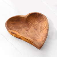 Handgemaakte, door en door gesneden, mediterrane stijl, bruine Tunesische olijfhouten hartvormige schaal TP012, voor eten, huis en keuken.
