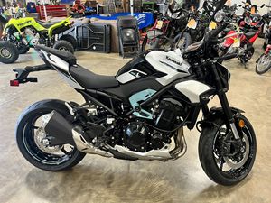 TOUT NOUVEAU KAWWASSAKII Z900 2025 avec ABS Prêt à être expédié - Product Image 3