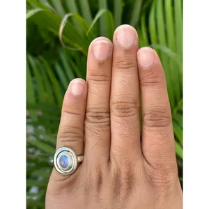Bague ajustable en argent 925 avec pierre de lune arc-en-ciel, plaquée or rose, style serti clos, pour fiançailles - Product Image 5