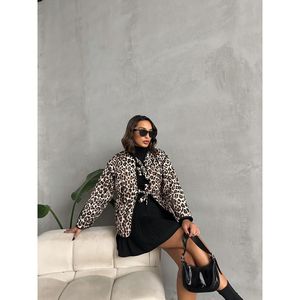 TOPSHOW Women's <b>Quilted</b> Front Tie Leopard Print Polyester <b>Jacket</b> for Wholesale - Stylish Outerwear - Product Image 2